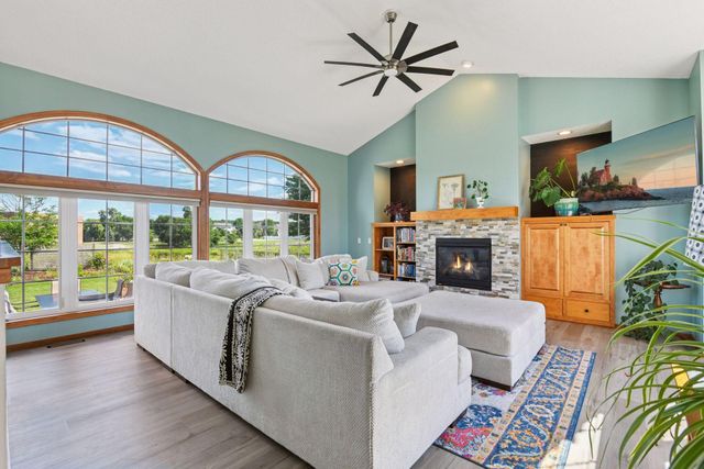 7432 Whitehall Road, Shakopee, MN 55379