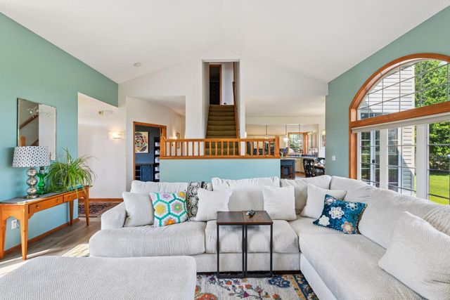 7432 Whitehall Road, Shakopee, MN 55379