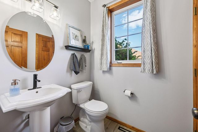 7432 Whitehall Road, Shakopee, MN 55379