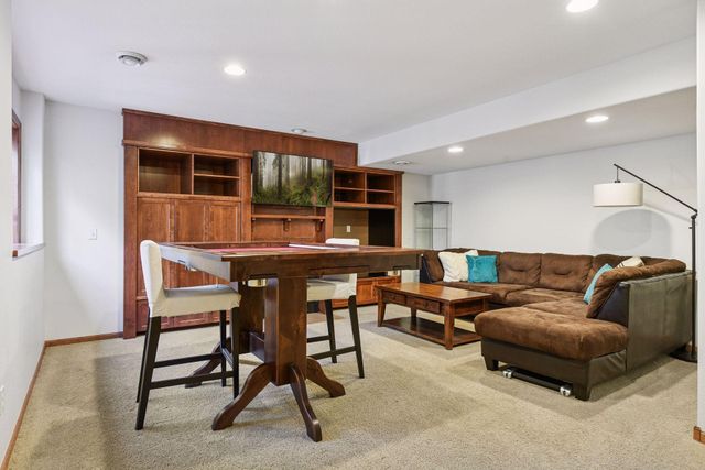7432 Whitehall Road, Shakopee, MN 55379