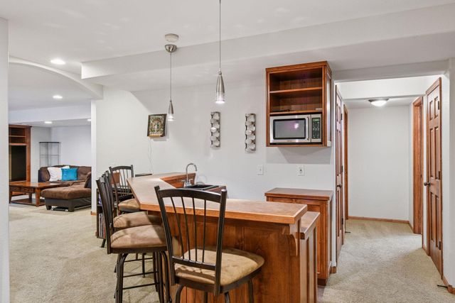 7432 Whitehall Road, Shakopee, MN 55379