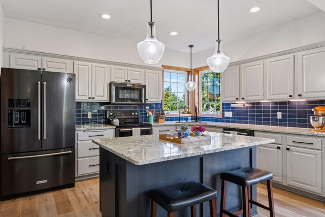 7432 Whitehall Road, Shakopee, MN 55379