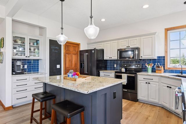 7432 Whitehall Road, Shakopee, MN 55379