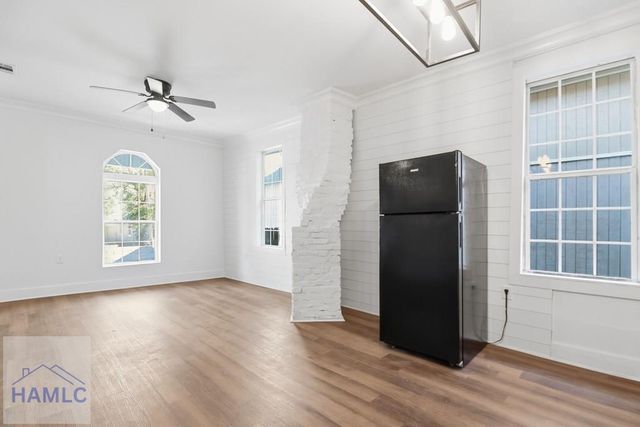 807 W 52nd Street, Savannah, GA 31401