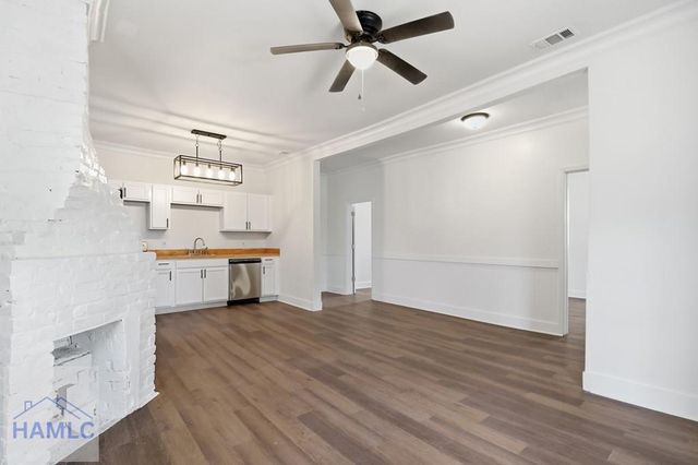 807 W 52nd Street, Savannah, GA 31401