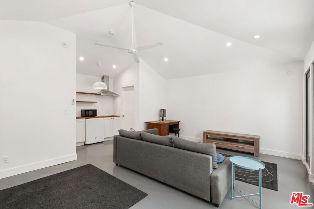 8022 Regis Way, Los Angeles, CA 90045