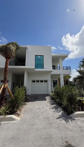 2511 Pierce Street 3, Hollywood, FL 33020