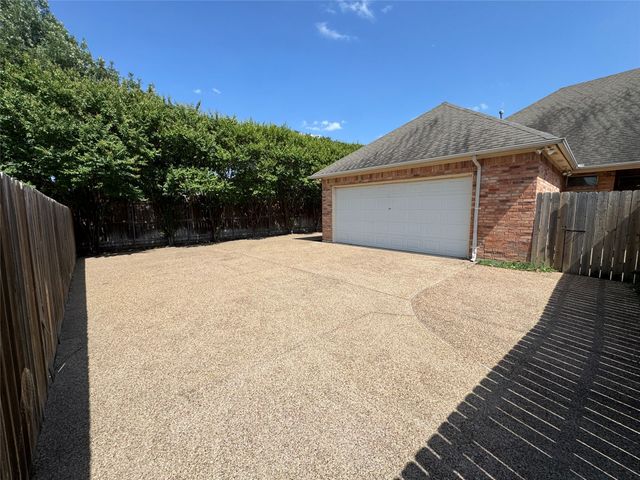 6376 Newport Court, Fort Worth, TX 76116