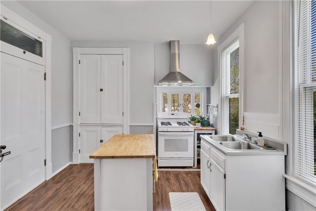 244 W Steuben St, Crafton, PA 15205