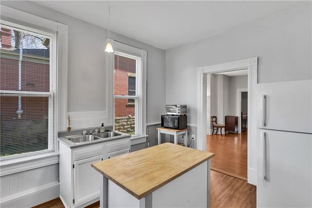 244 W Steuben St, Crafton, PA 15205