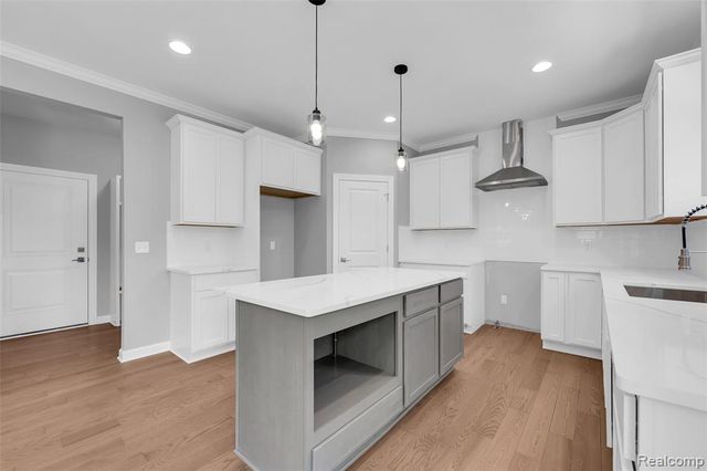 6058 Woodridge Lane, Grand Blanc, MI 48439