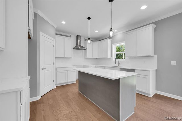 6058 Woodridge Lane, Grand Blanc, MI 48439