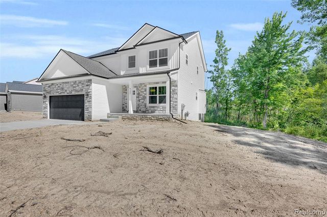 6058 Woodridge Lane, Grand Blanc, MI 48439