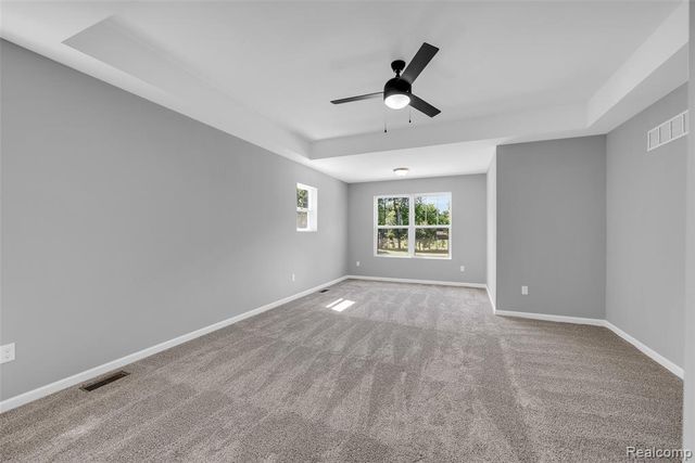 6058 Woodridge Lane, Grand Blanc, MI 48439