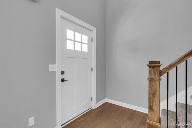 6058 Woodridge Lane, Grand Blanc, MI 48439