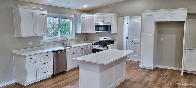 39284 Sunderland Drive, Clinton Township, MI 48038