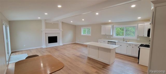 39284 Sunderland Drive, Clinton Township, MI 48038