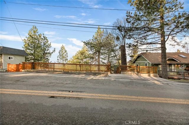 30445 Live Oak, Running Springs, CA 92382