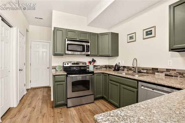 806 Red Thistle View, Colorado Springs, CO 80916