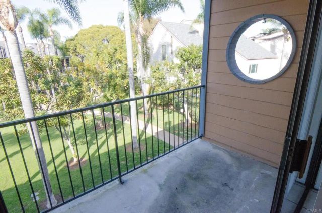 812 Kalpati Cir APT E, Carlsbad, CA 92008