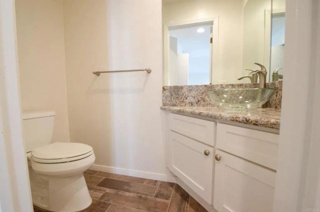 812 Kalpati Cir APT E, Carlsbad, CA 92008