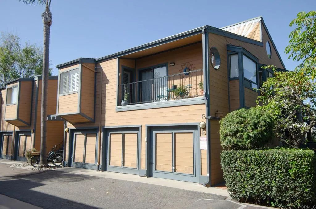 812 Kalpati Cir APT E, Carlsbad, CA 92008