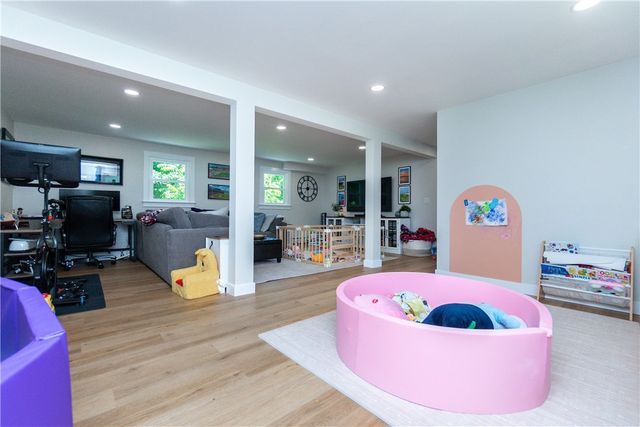 26 Sharon Parkway, North Smithfield, RI 02896