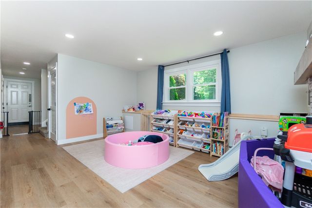 26 Sharon Parkway, North Smithfield, RI 02896