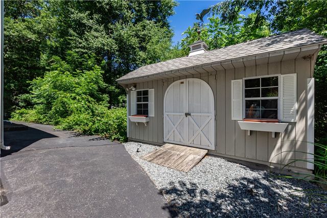26 Sharon Parkway, North Smithfield, RI 02896