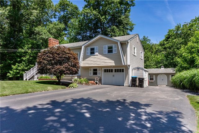 26 Sharon Parkway, North Smithfield, RI 02896