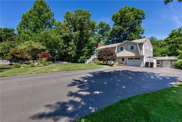 26 Sharon Parkway, North Smithfield, RI 02896