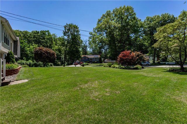 26 Sharon Parkway, North Smithfield, RI 02896