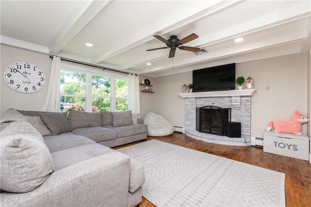 26 Sharon Parkway, North Smithfield, RI 02896