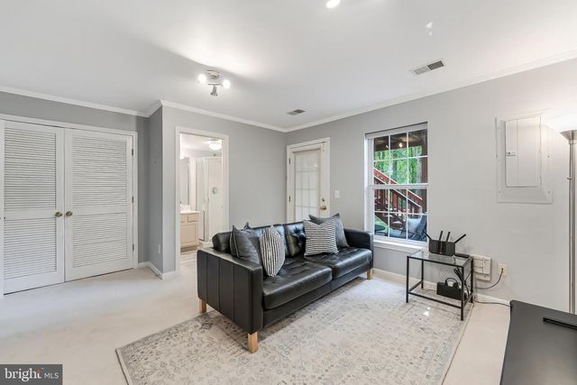 11515 WILD HAWTHORN CT, Reston, VA 20194