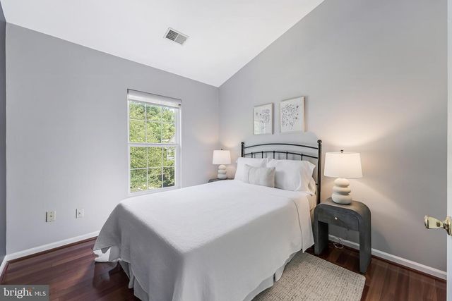 11515 WILD HAWTHORN CT, Reston, VA 20194