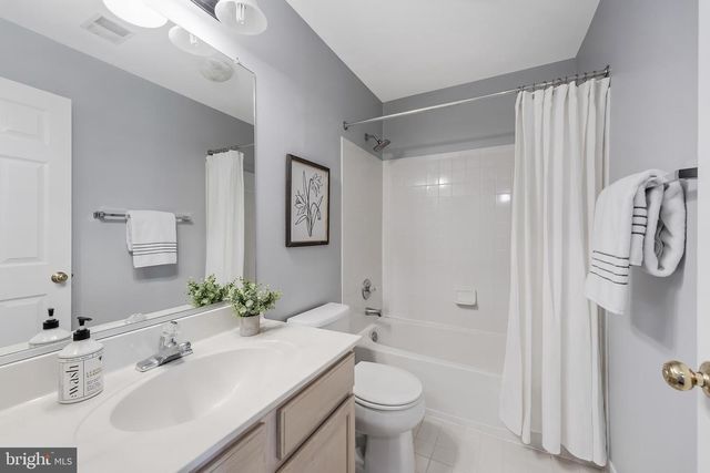 11515 WILD HAWTHORN CT, Reston, VA 20194