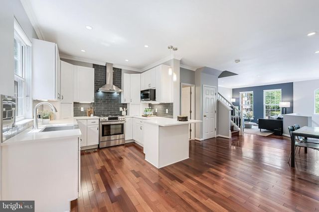 11515 WILD HAWTHORN CT, Reston, VA 20194