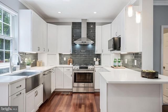 11515 WILD HAWTHORN CT, Reston, VA 20194