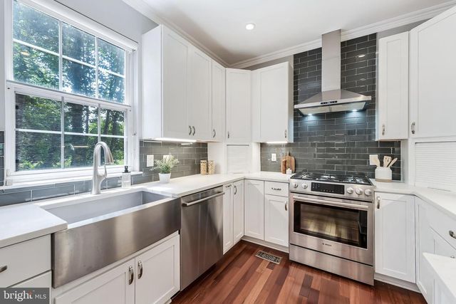 11515 WILD HAWTHORN CT, Reston, VA 20194