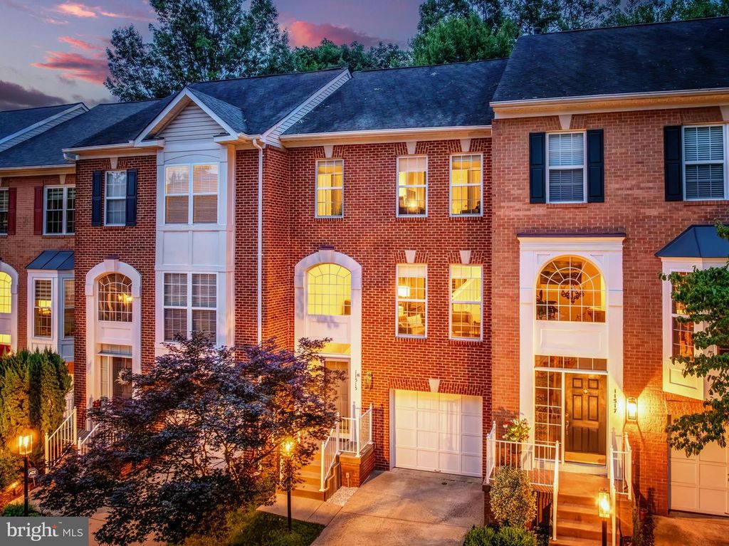 11515 WILD HAWTHORN CT, Reston, VA 20194