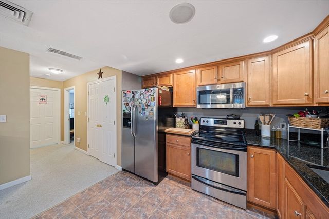 222 Tamarack Lane 222, Abington, MA 02351