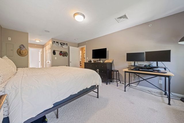 222 Tamarack Lane 222, Abington, MA 02351