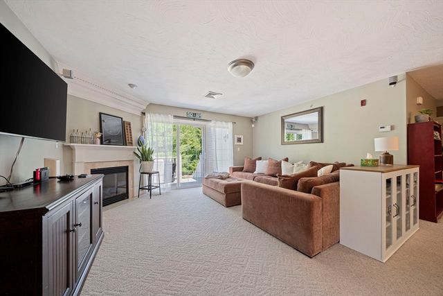 222 Tamarack Lane 222, Abington, MA 02351