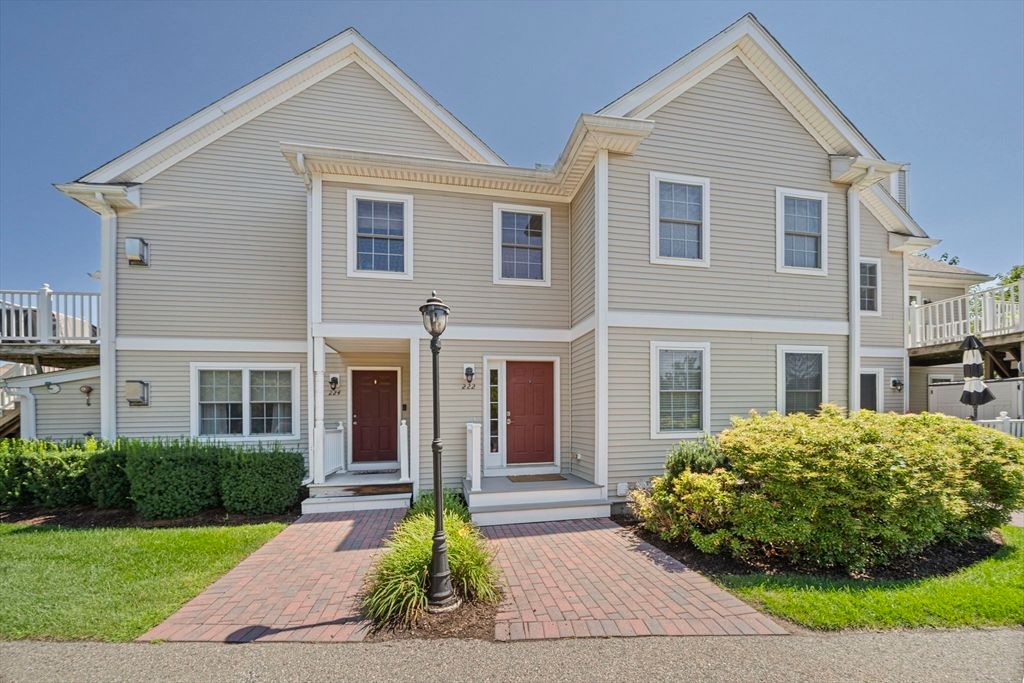 222 Tamarack Lane 222, Abington, MA 02351