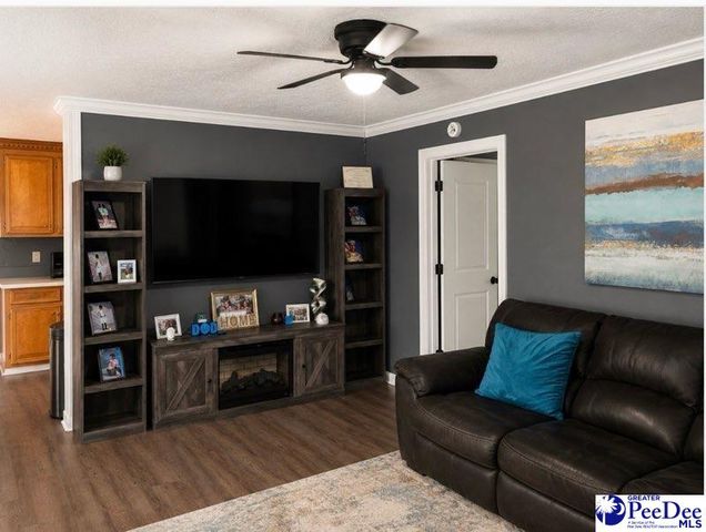 700 S 3rd Avenue, Dillon, SC 29536