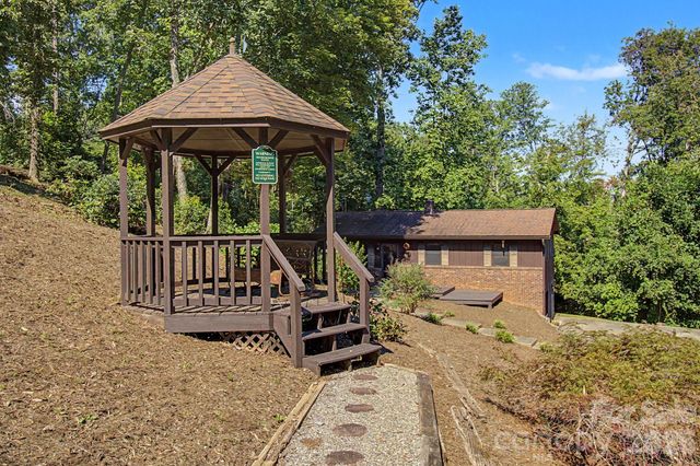 21 Coffey Circle, Asheville, NC 28806