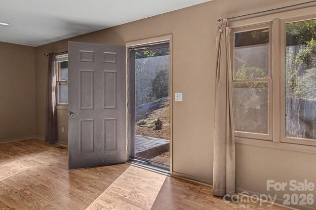 21 Coffey Circle, Asheville, NC 28806