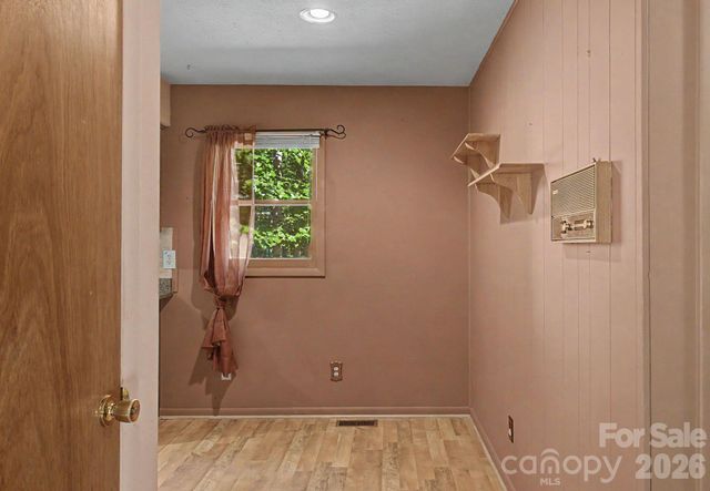 21 Coffey Circle, Asheville, NC 28806