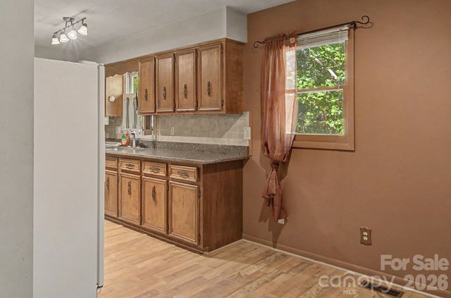 21 Coffey Circle, Asheville, NC 28806
