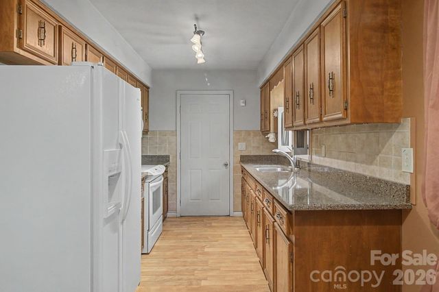 21 Coffey Circle, Asheville, NC 28806